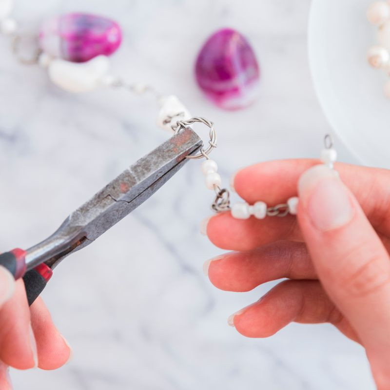 Prendre soin de vos bijoux : Un guide complet pour préserver leur beauté